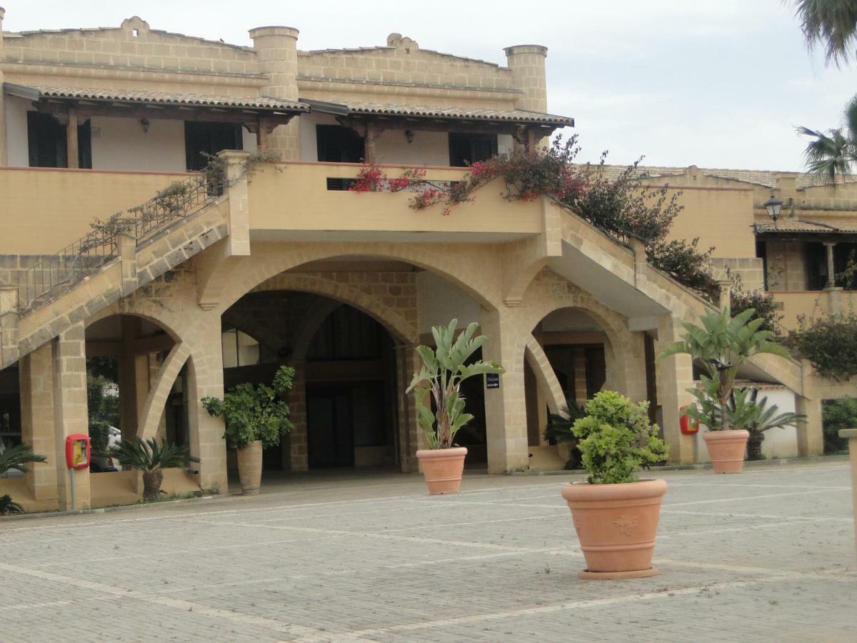 Le Vele Acomodação com café da manhã Campofelice Di Roccella Exterior foto